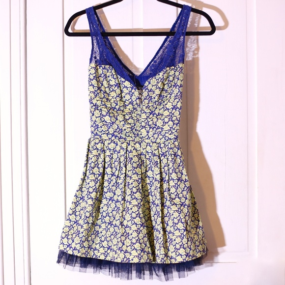 Free People Dresses & Skirts - FP Floral Fit n Flare Lace & Ruffle Trim Sun Dress